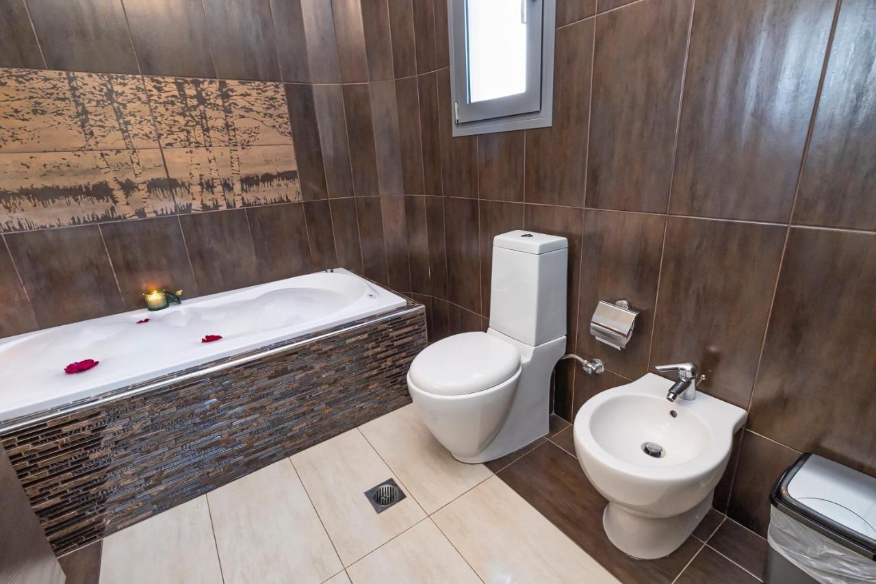Nefeli & Dina Villas By Diomedes Group ネア・ムダニア エクステリア 写真