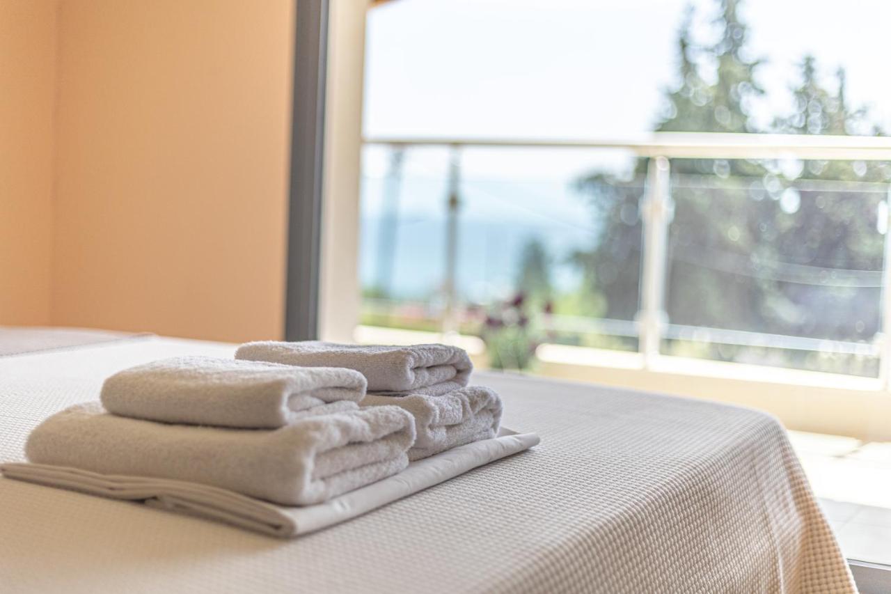 Nefeli & Dina Villas By Diomedes Group ネア・ムダニア エクステリア 写真