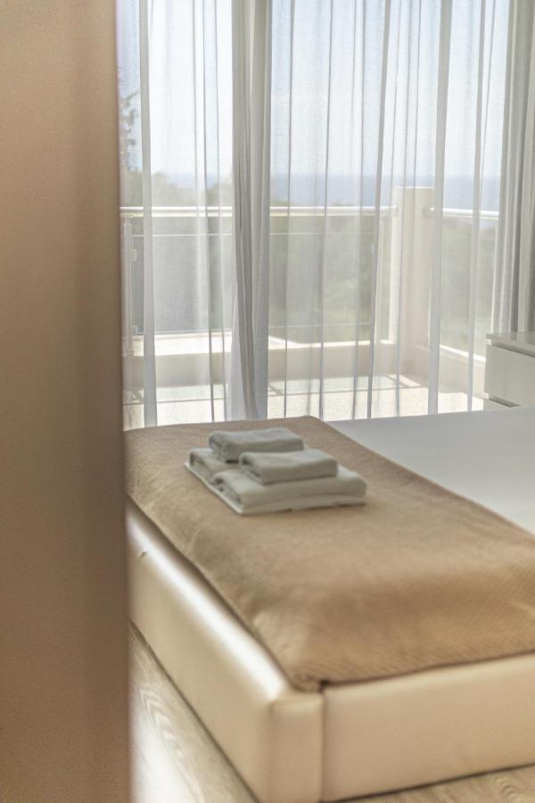 Nefeli & Dina Villas By Diomedes Group ネア・ムダニア エクステリア 写真